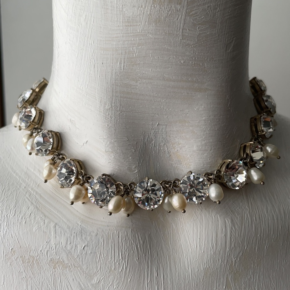 Beautiful Ann Taylor necklace.